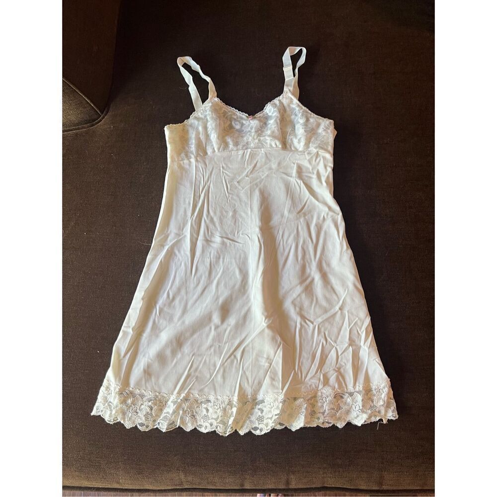 Vintage 1960’s  her majesty slip/nightgown for girls - size 10